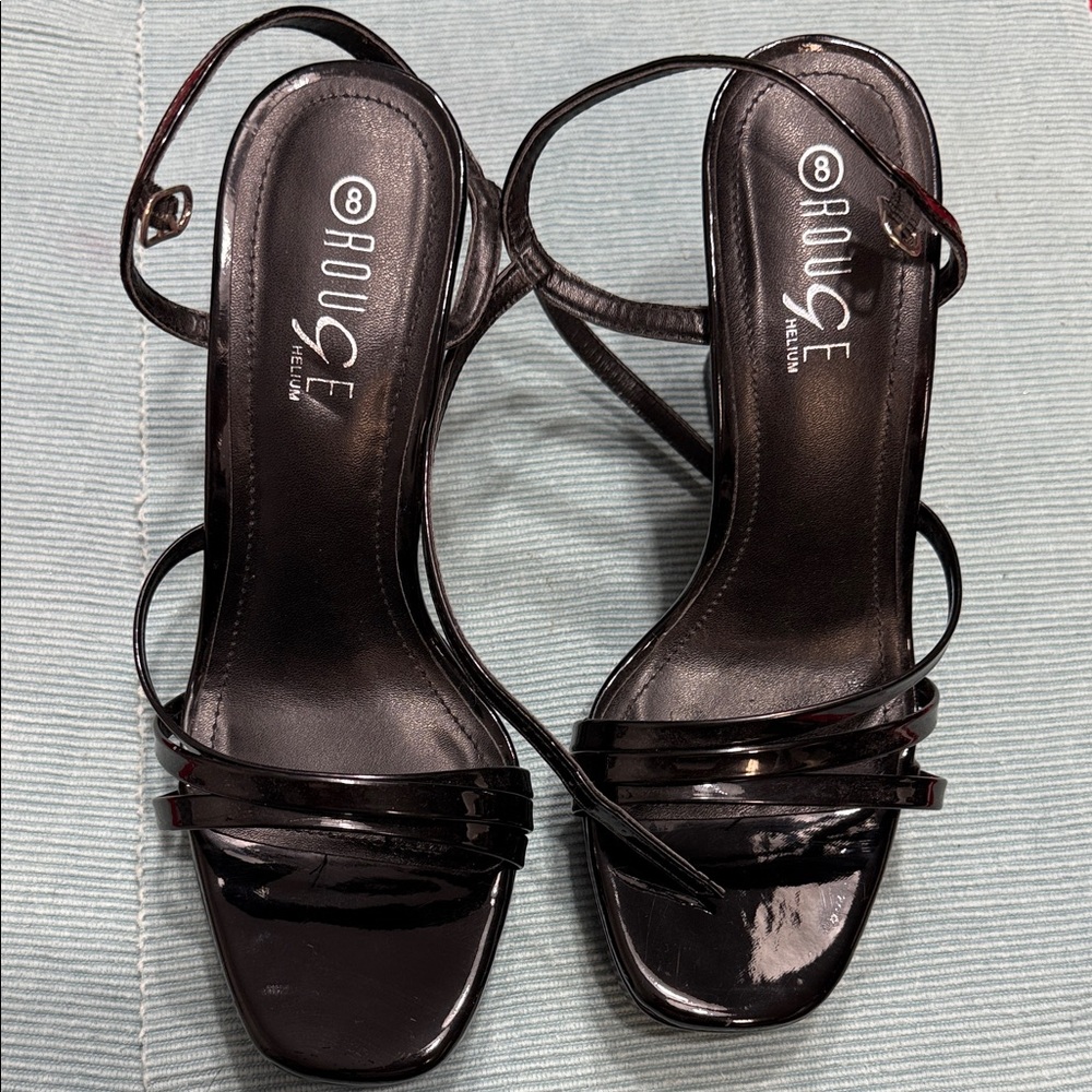 Rouge Helium Glossy Black Heels